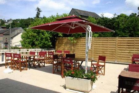 Logis Hotel Du Commerce Pont-d'Ouilly Buitenkant foto