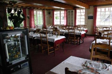 Logis Hotel Du Commerce Pont-d'Ouilly Buitenkant foto